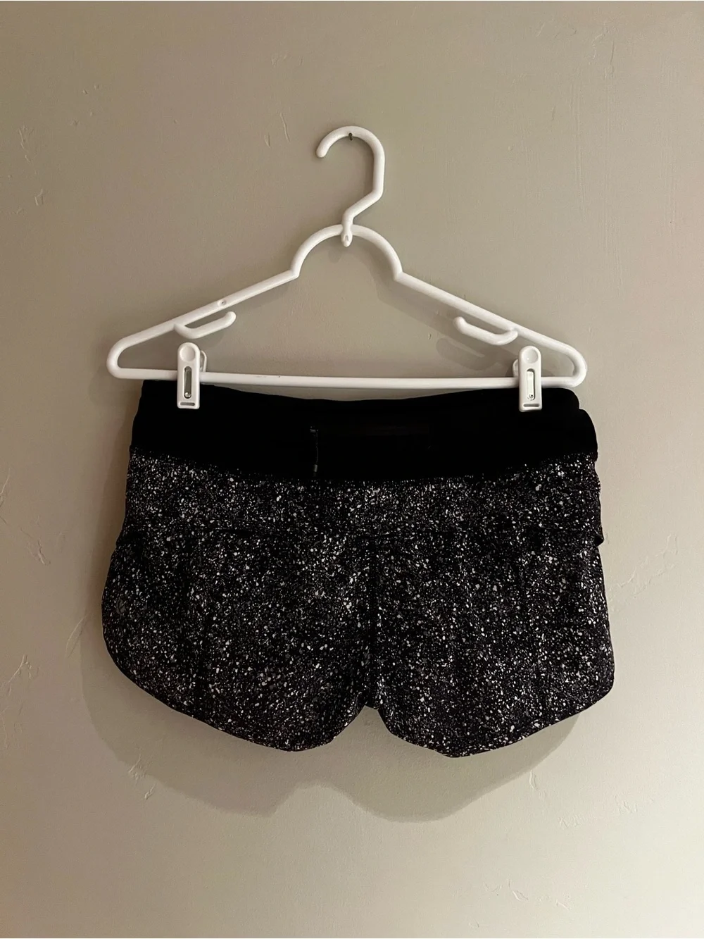 lululemon athletica comfortable black